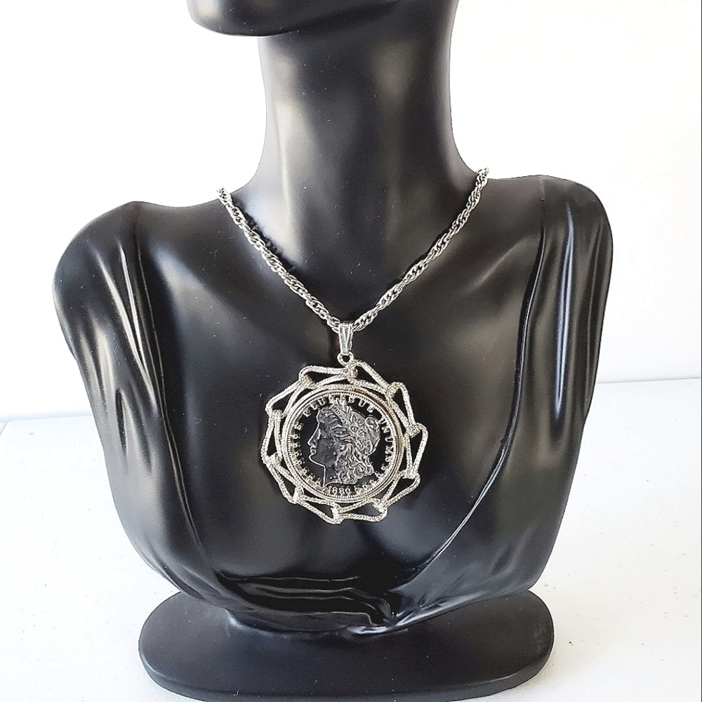 Morgan 1880 Dollar Cutout Silver Tone‎ Pendant Metallic Chain Necklace Vintage